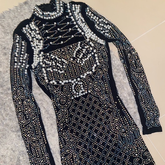 Bodycon dress (FASHION NOVA) ✨🖤🤍 - Picture 2 of 3